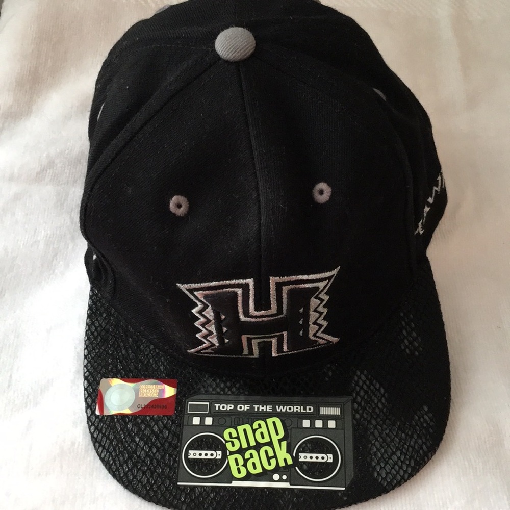 Hawaii NCAA Bitten Snap back